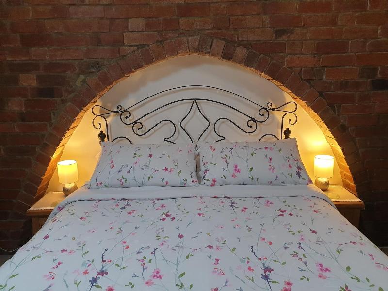 Lyndene image