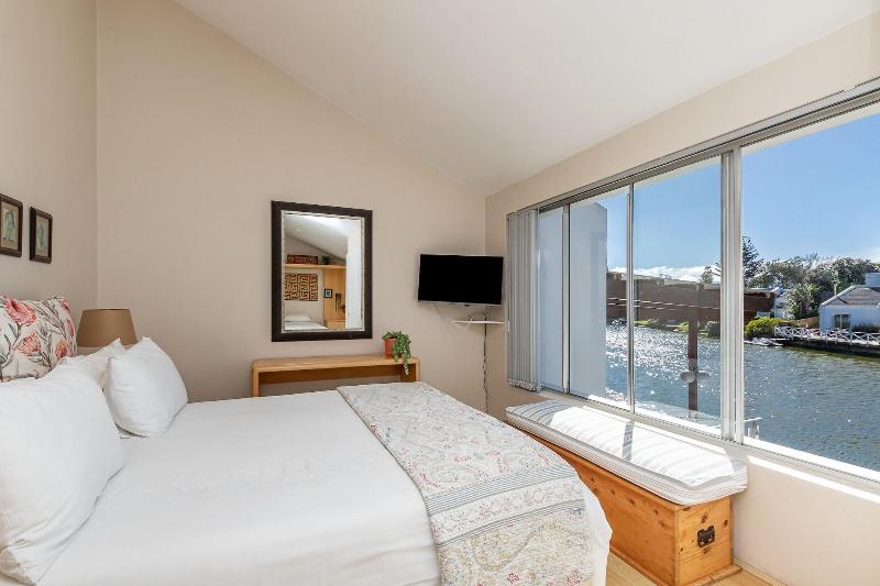 Admiralty B&B image