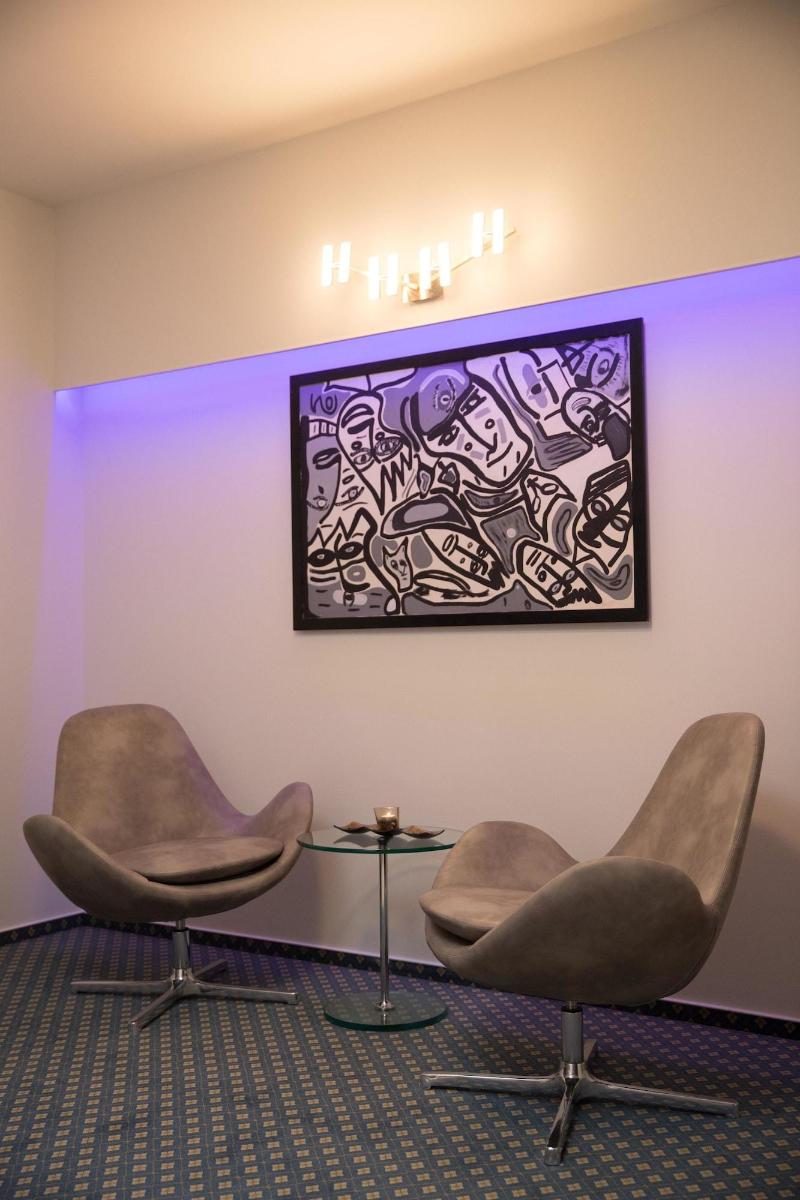 Confour Hotel image