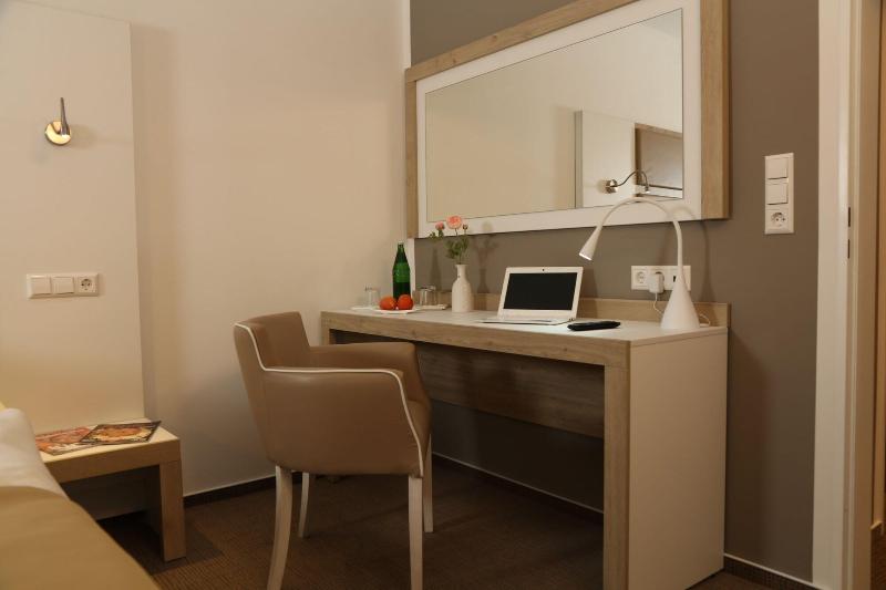 Confour Hotel image