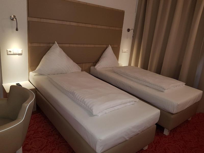 Confour Hotel image