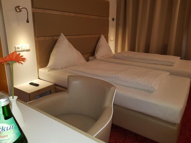 Confour Hotel image