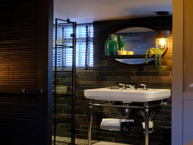 The Elms Hotel And Spa image