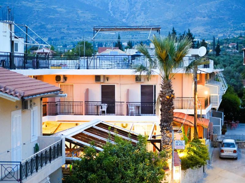 Hotel Galaxias image