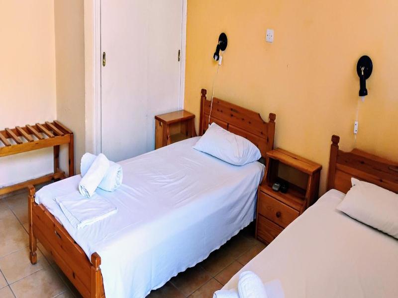 Hotel Galaxias image