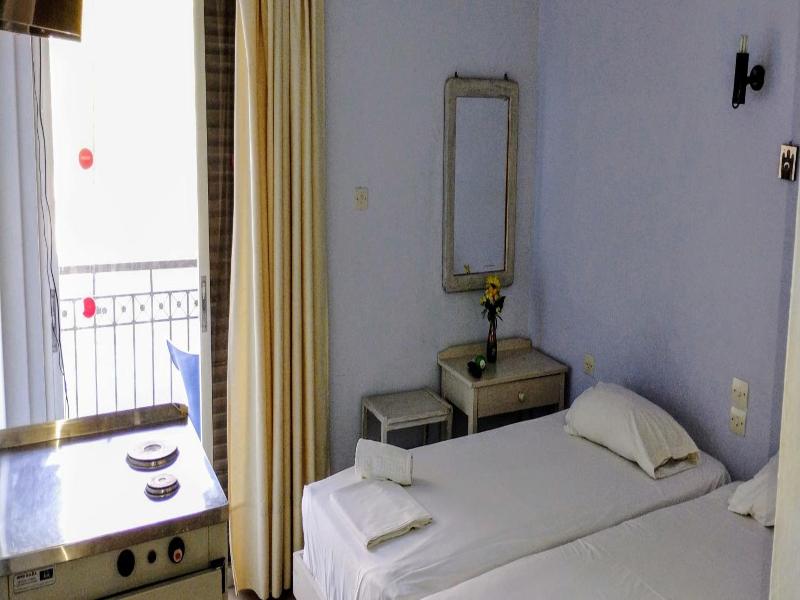 Hotel Galaxias image
