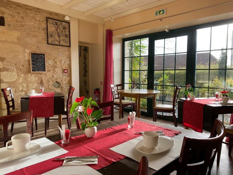 Auberge Du Porche image