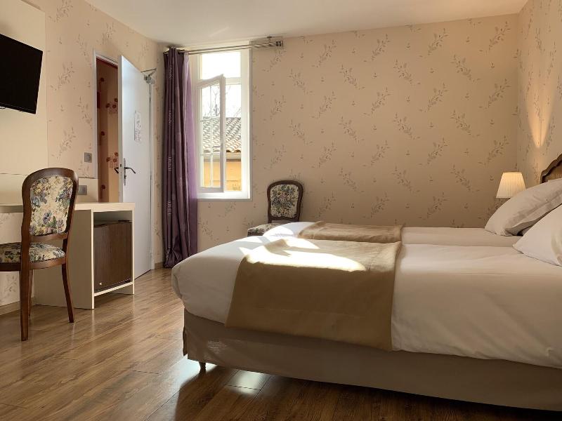 Auberge Du Porche image