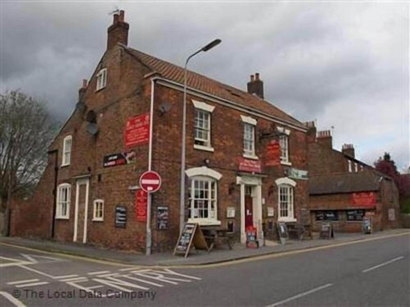 Kings Arms image