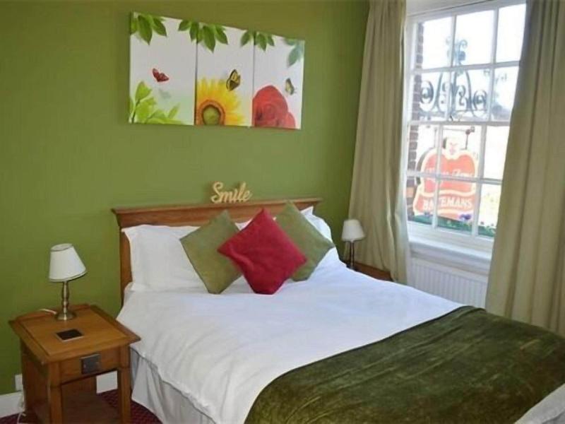 Kings Arms image