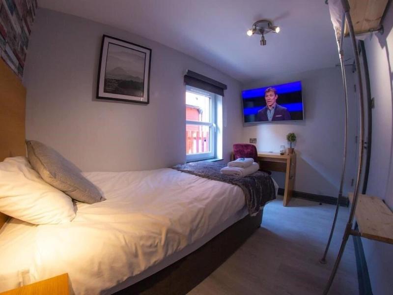 Twenty Hotel & Bar image