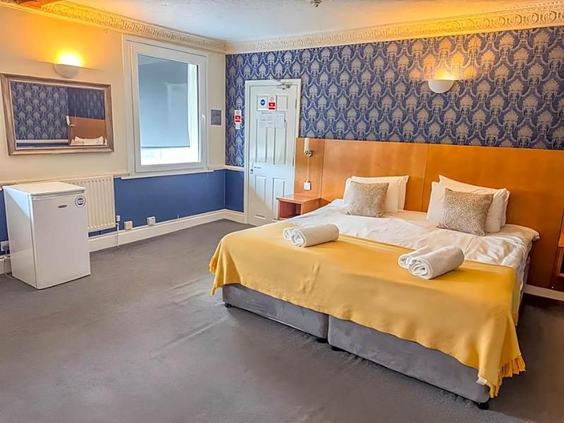 Quayside Hotel & Bar image