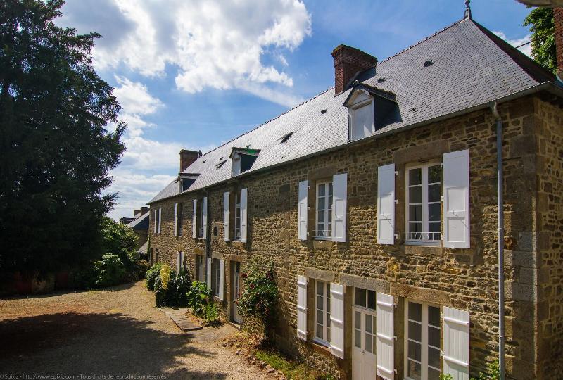 Hotel Du Chateau image