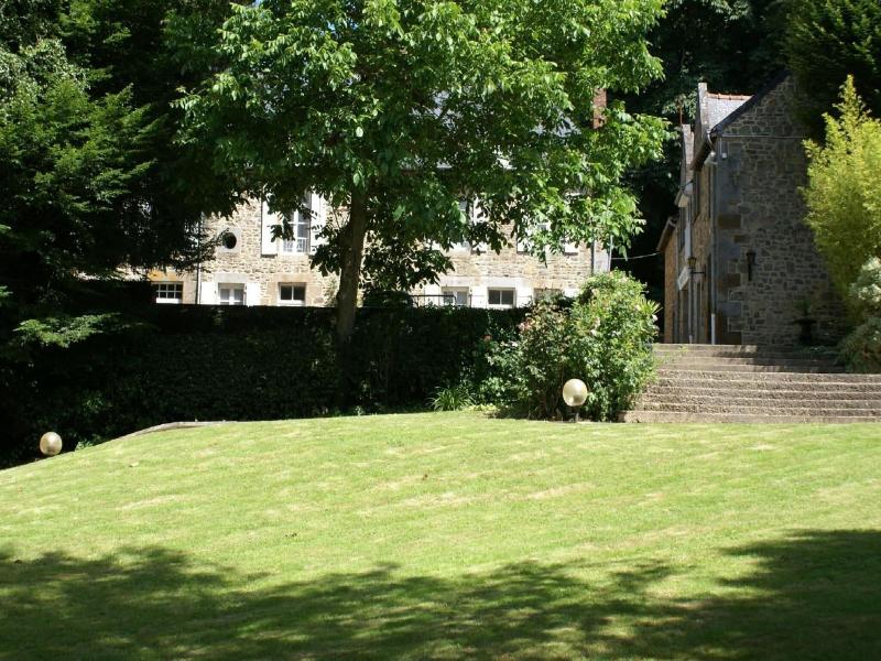 Hotel Du Chateau image