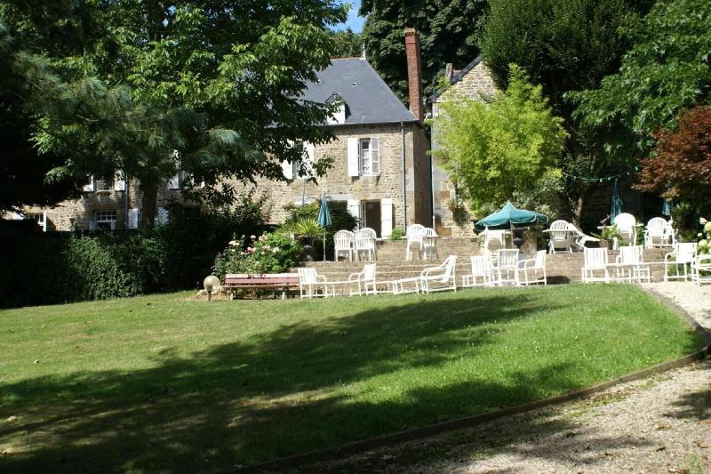 Hotel Du Chateau image