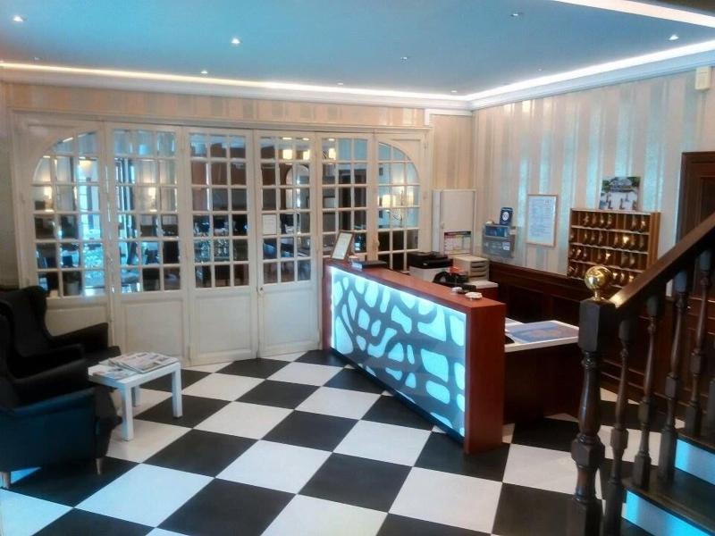 Hotel Du Chateau image