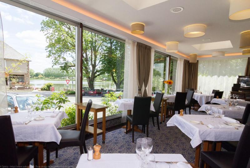 Hotel Du Chateau image