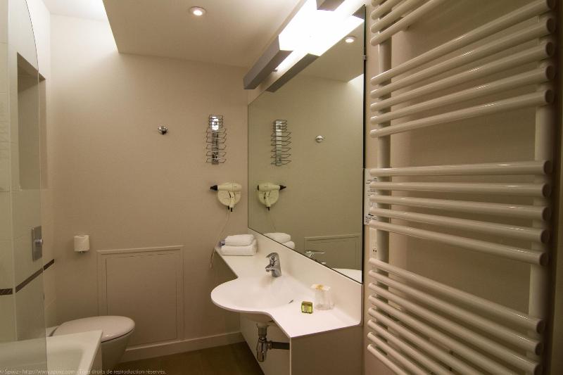 Hotel Du Chateau image