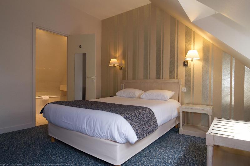 Hotel Du Chateau image