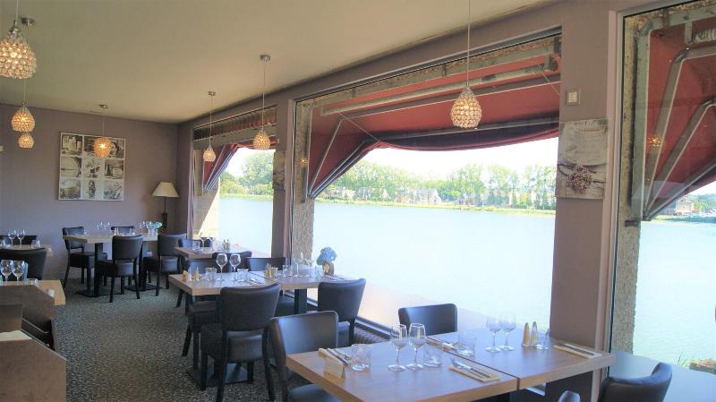 Hôtel du Lac image
