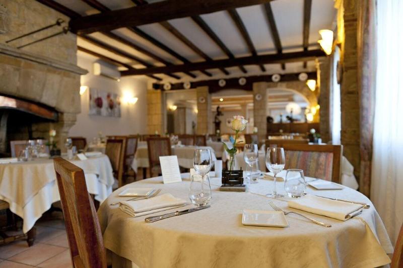 Logis Hôtel le Cheval Rouge image