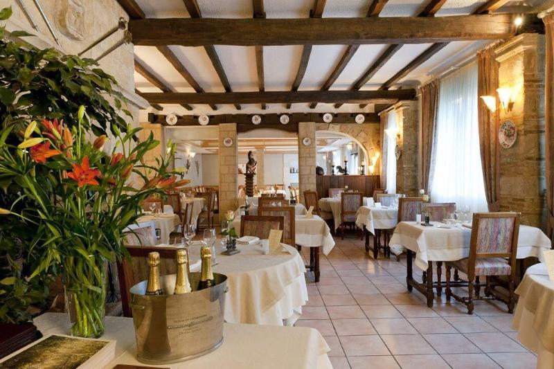 Logis Hôtel le Cheval Rouge image