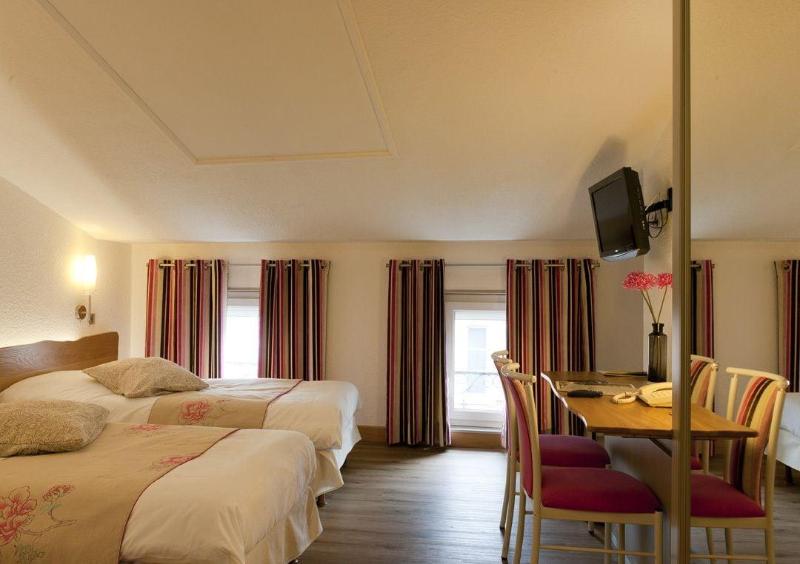 Logis Hôtel le Cheval Rouge image