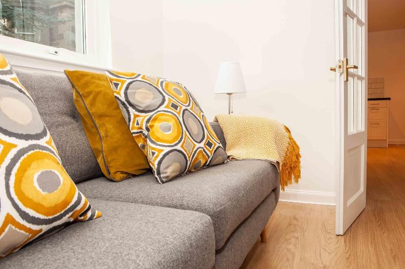 The Crown & Kitchen image