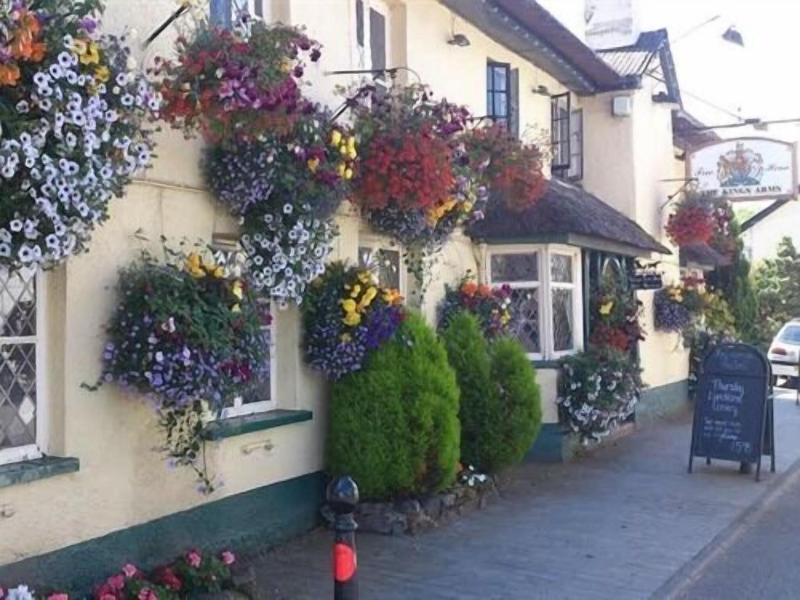 Kings Arms Inn image