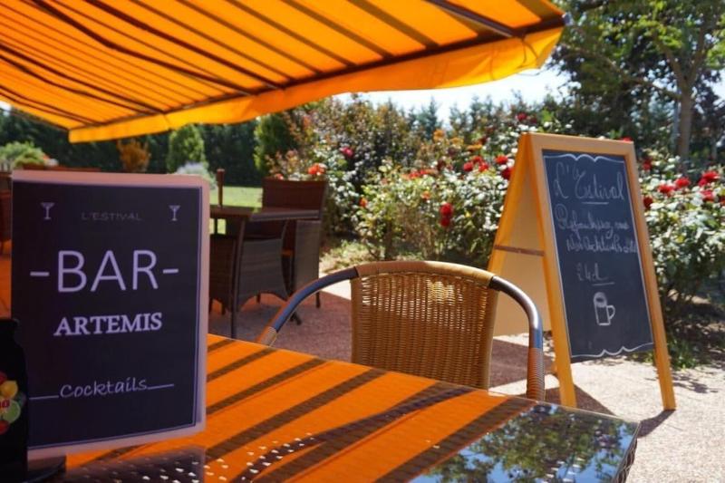 Artemis Hotel Restaurant image