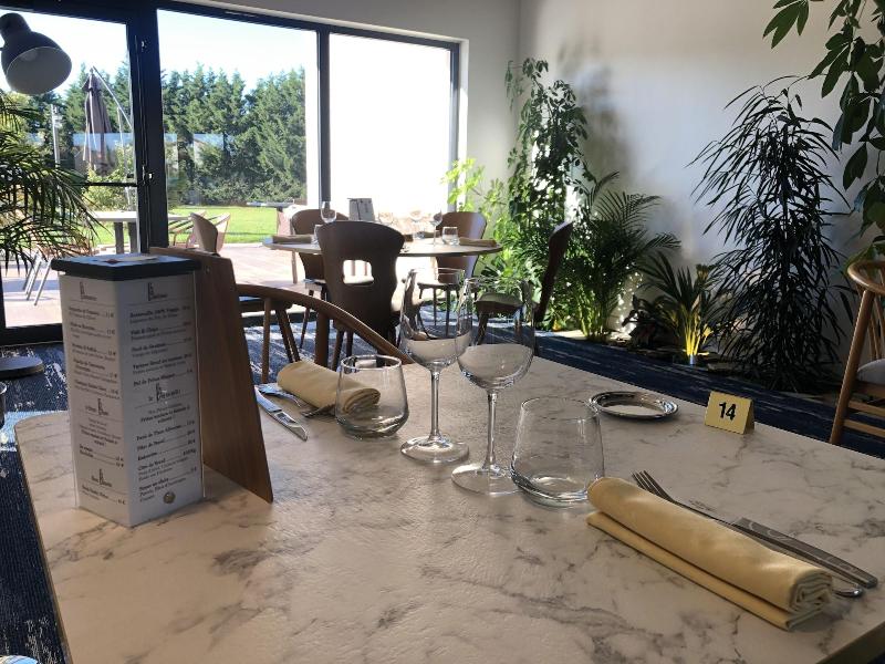Artemis Hotel Restaurant image