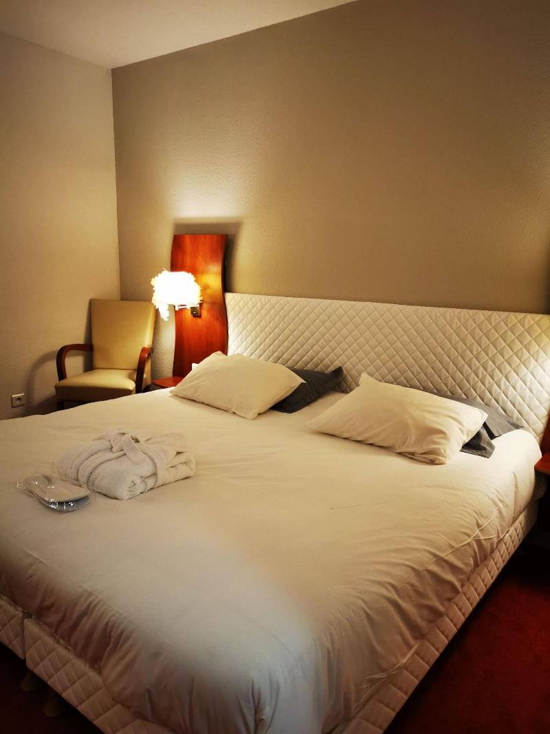 Artemis Hotel Restaurant image