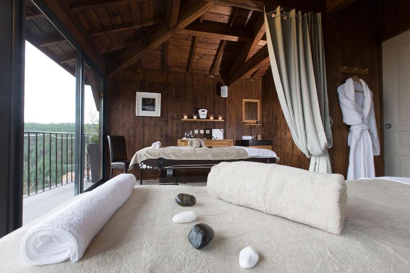 Logis Domaine de Chalvêches image