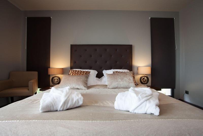 Logis Domaine de Chalvêches image