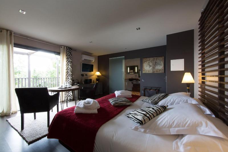 Logis Domaine de Chalvêches image