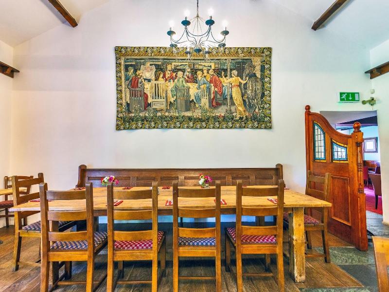 The Holly Hill Inn image
