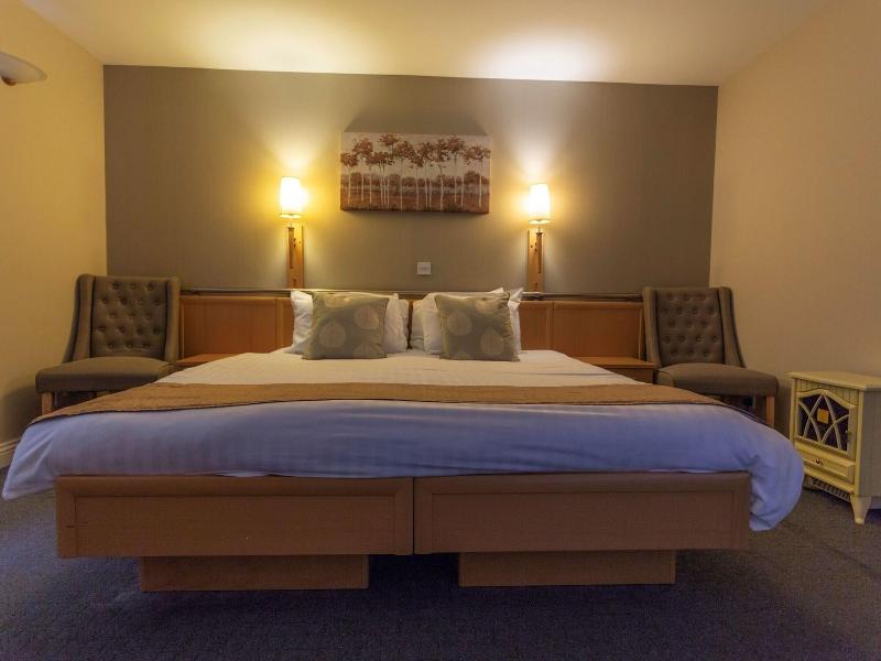 The Holly Hill Inn image