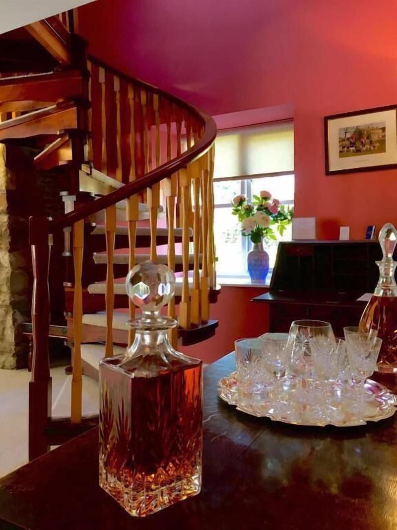 The Horseshoe Inn image