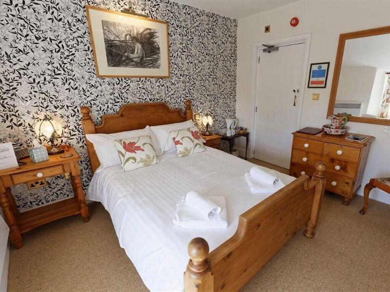 Rams Head Inn image