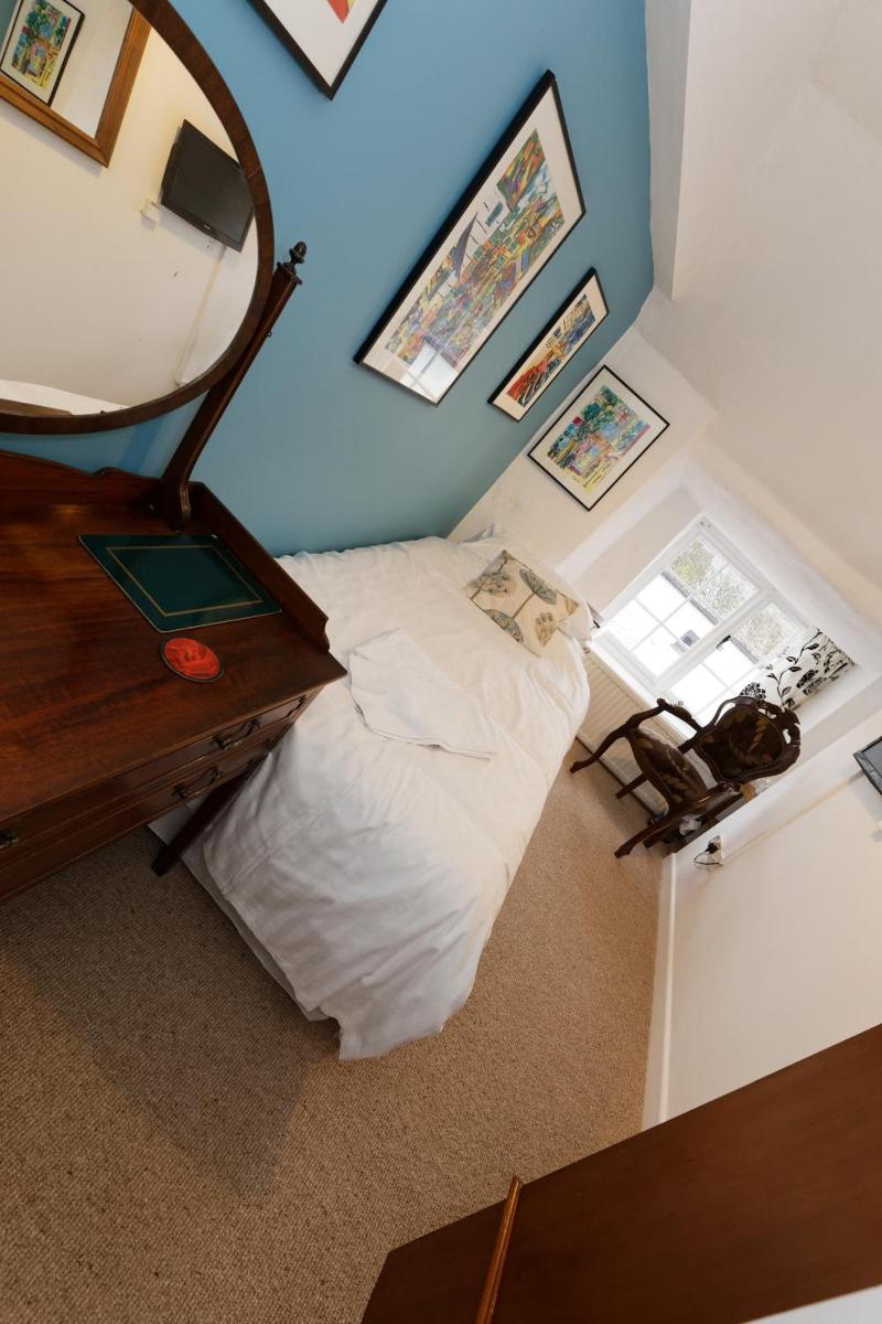 Rams Head Inn image