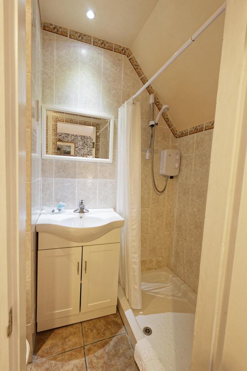 Rams Head Inn image