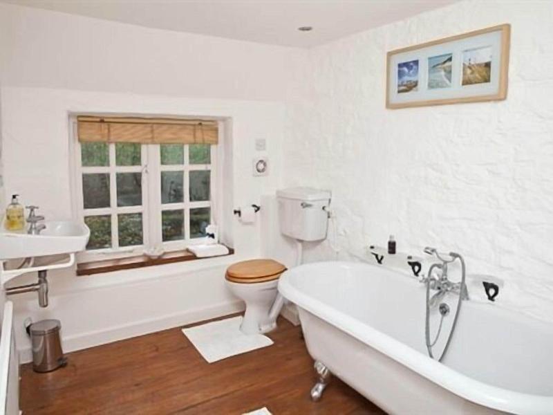 Fernside Cottage image