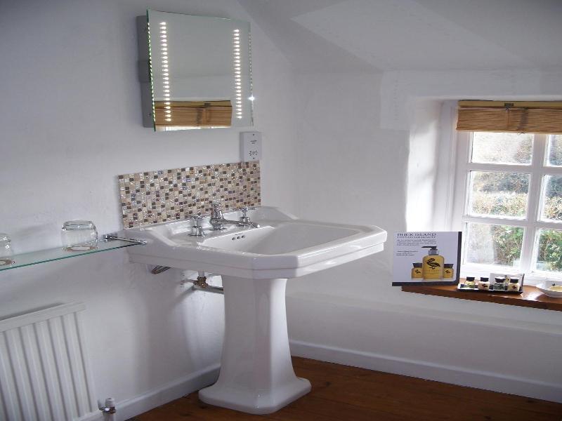 Fernside Cottage image