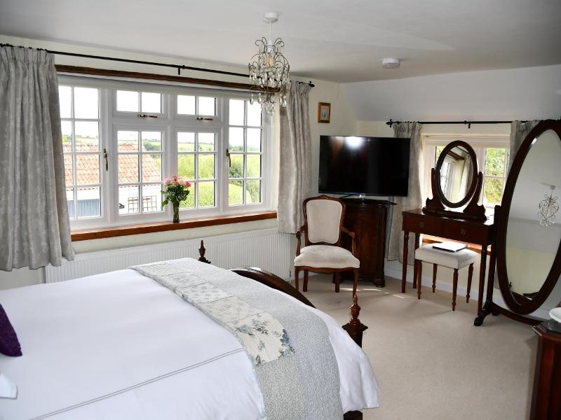 Fernside Cottage image