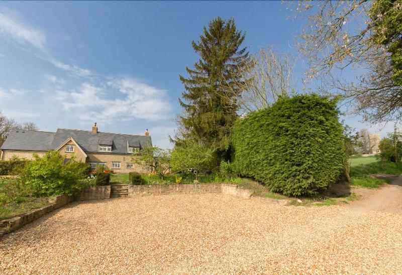 Church End Cottage image