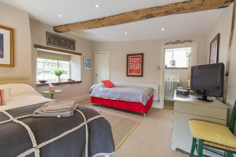 Church End Cottage image