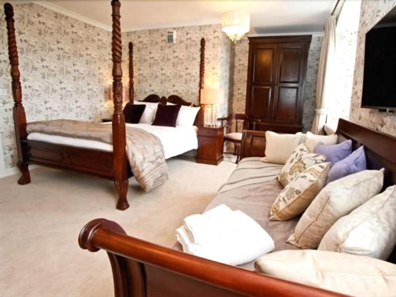The Notley Arms Inn image
