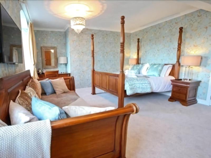 The Notley Arms Inn image