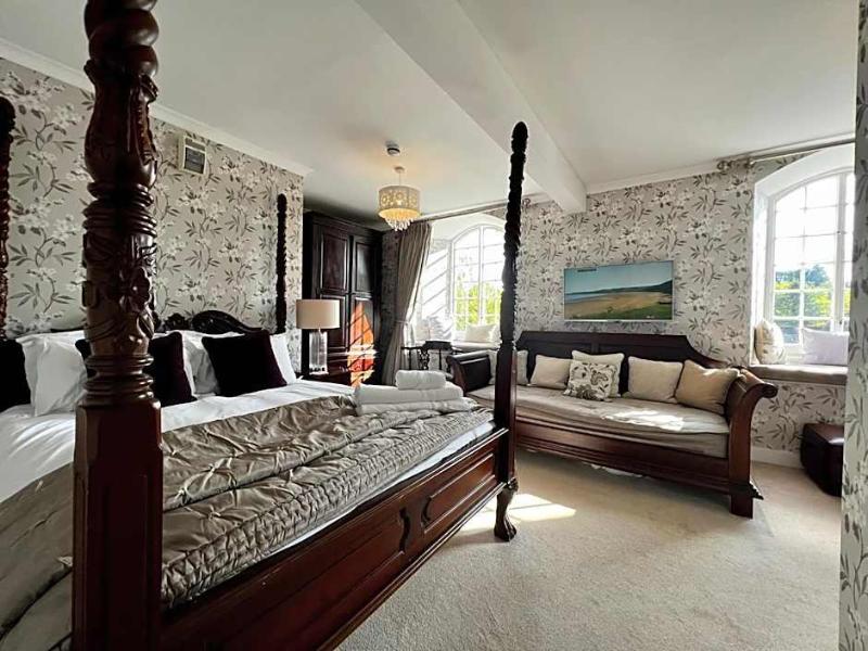 The Notley Arms Inn image