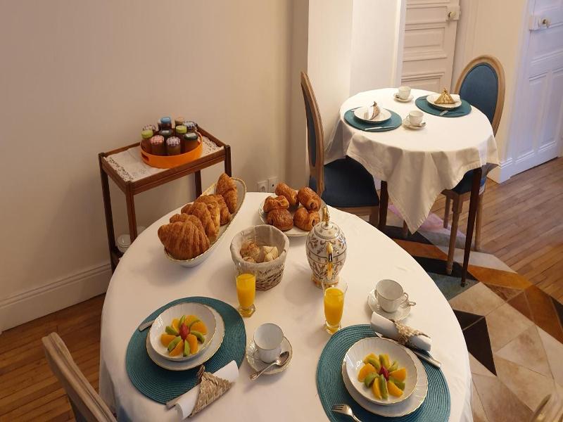 La Maison Leonard image